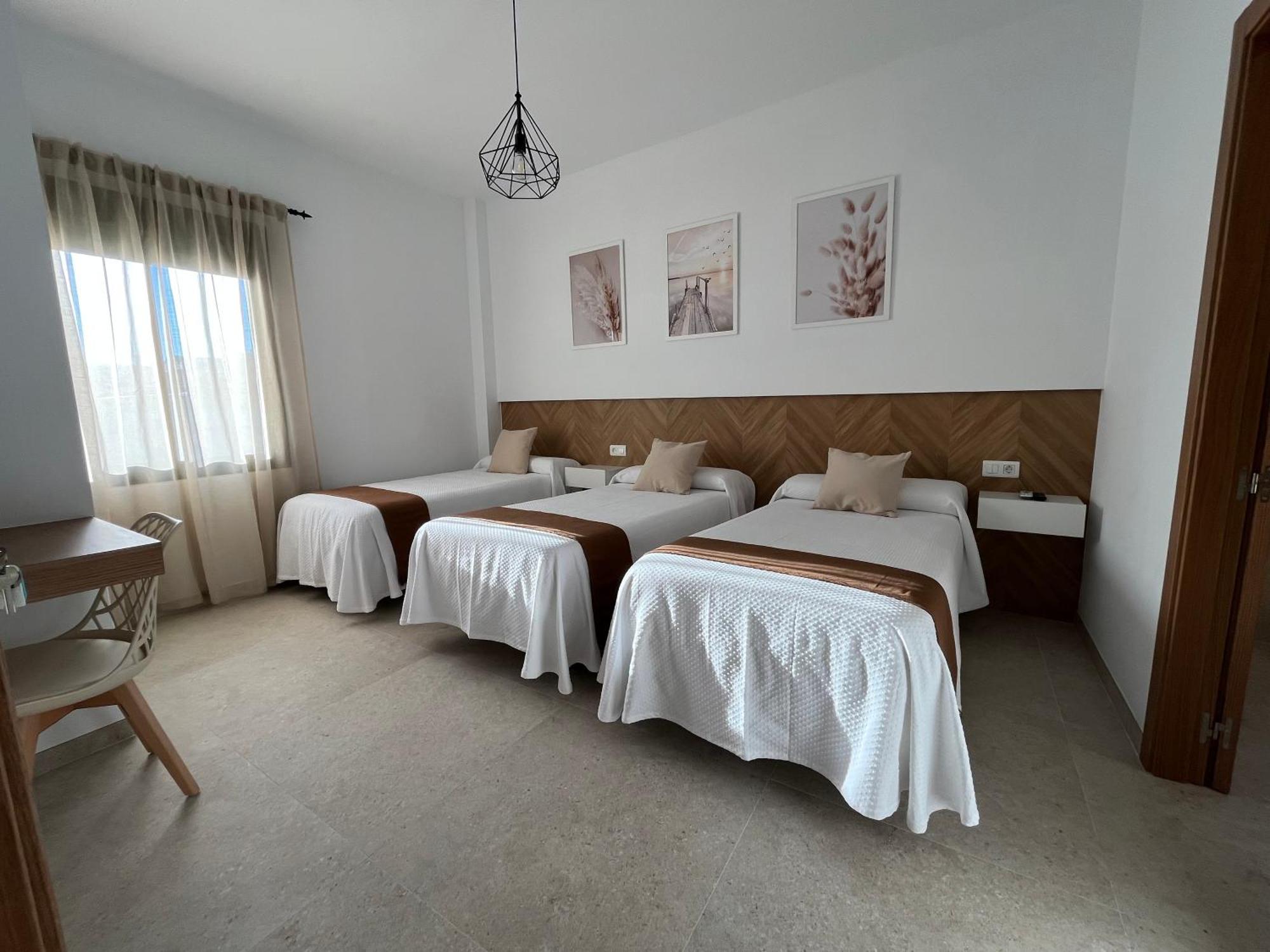 Hostal Parador De Los Llanos Torreorgaz Exteriér fotografie