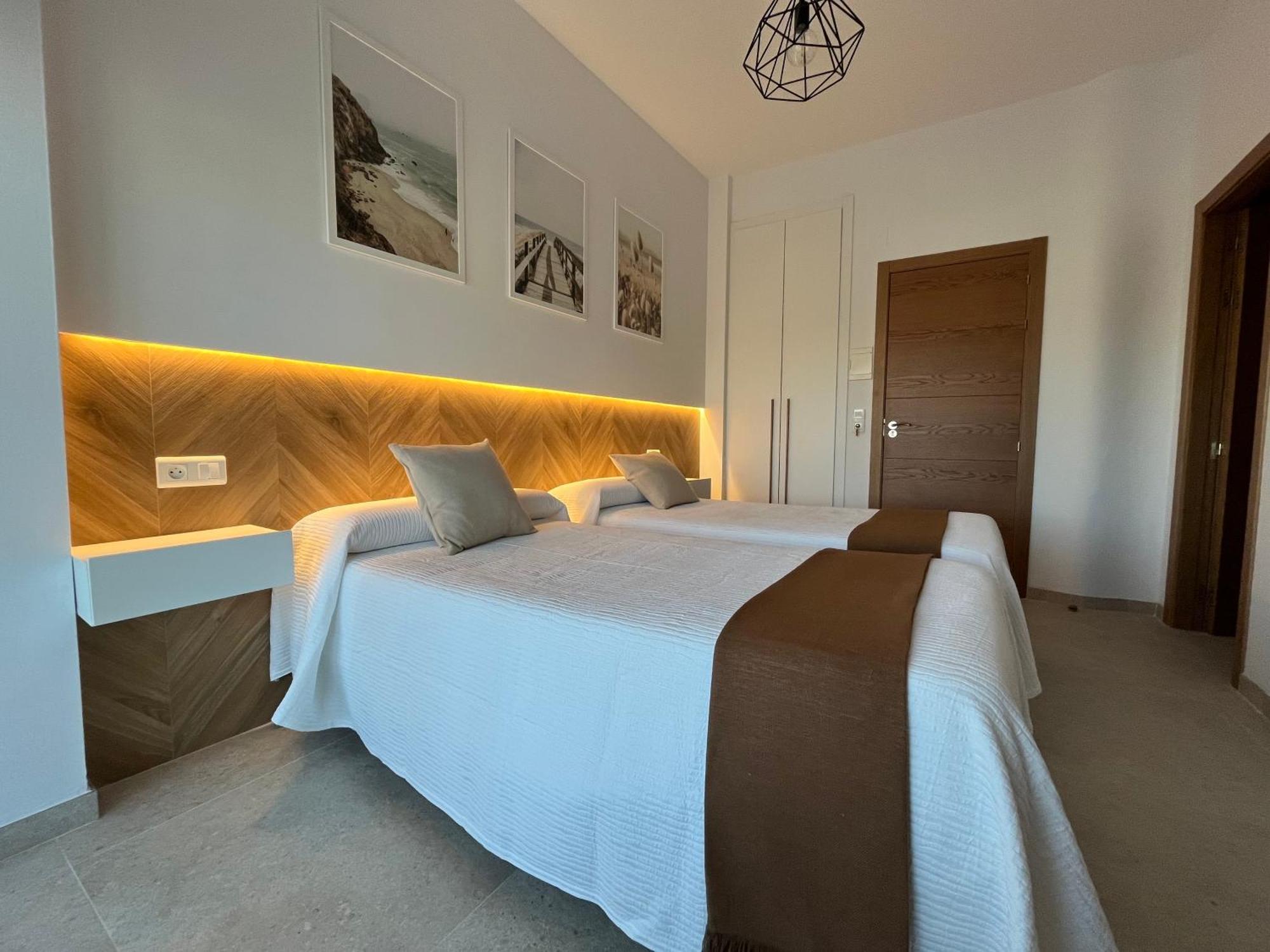 Hostal Parador De Los Llanos Torreorgaz Exteriér fotografie