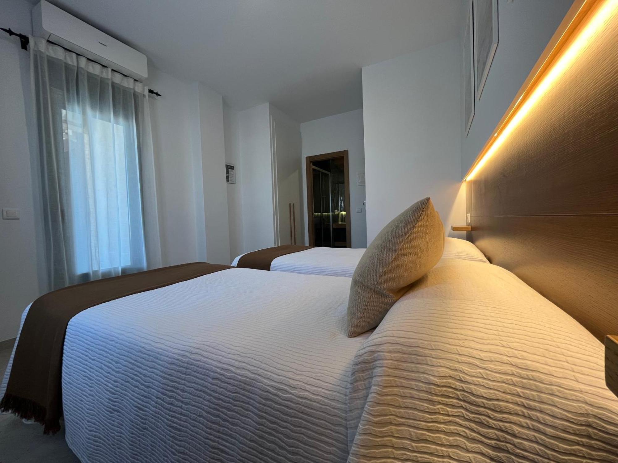 Hostal Parador De Los Llanos Torreorgaz Exteriér fotografie
